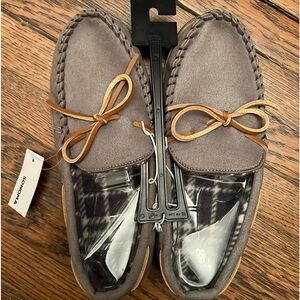 NWT Sonoma Gray Moccasin Slippers - Size Medium (8 - 9)